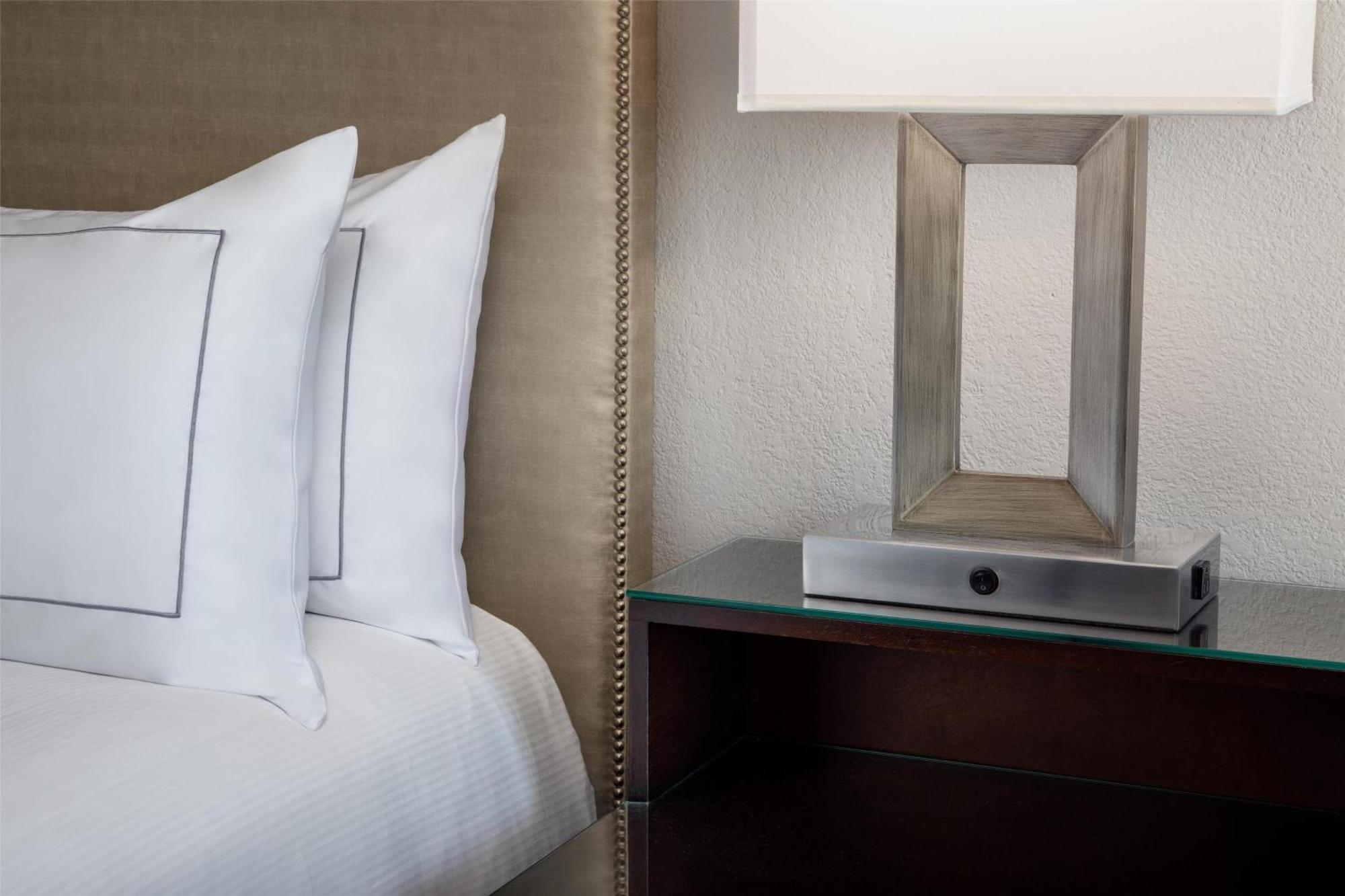 Hilton Arlington Hotell Eksteriør bilde